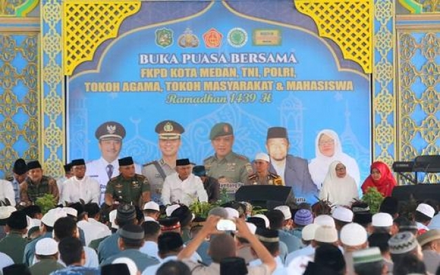 Wali Kota Medan Hadiri Buka Puasa Bersama di Polrestabes Medan